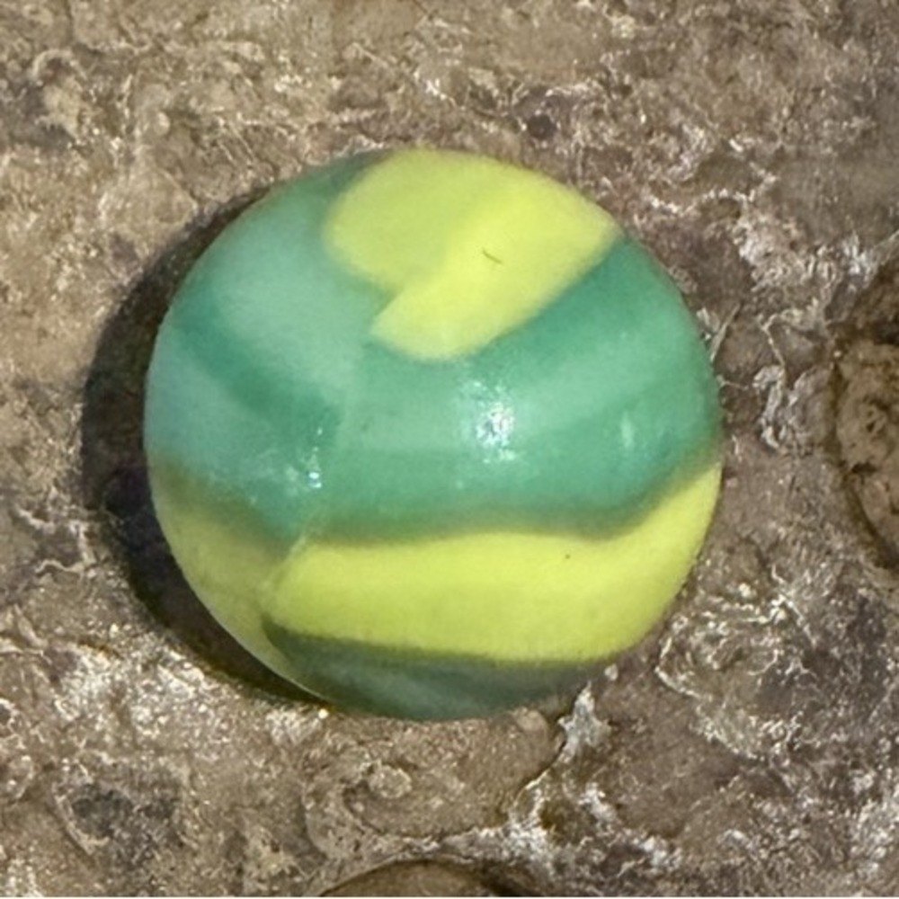 Vintage Akro Agate Aqua Yellow Corkscrew Marble UV Reactive 0.63" Machine Made